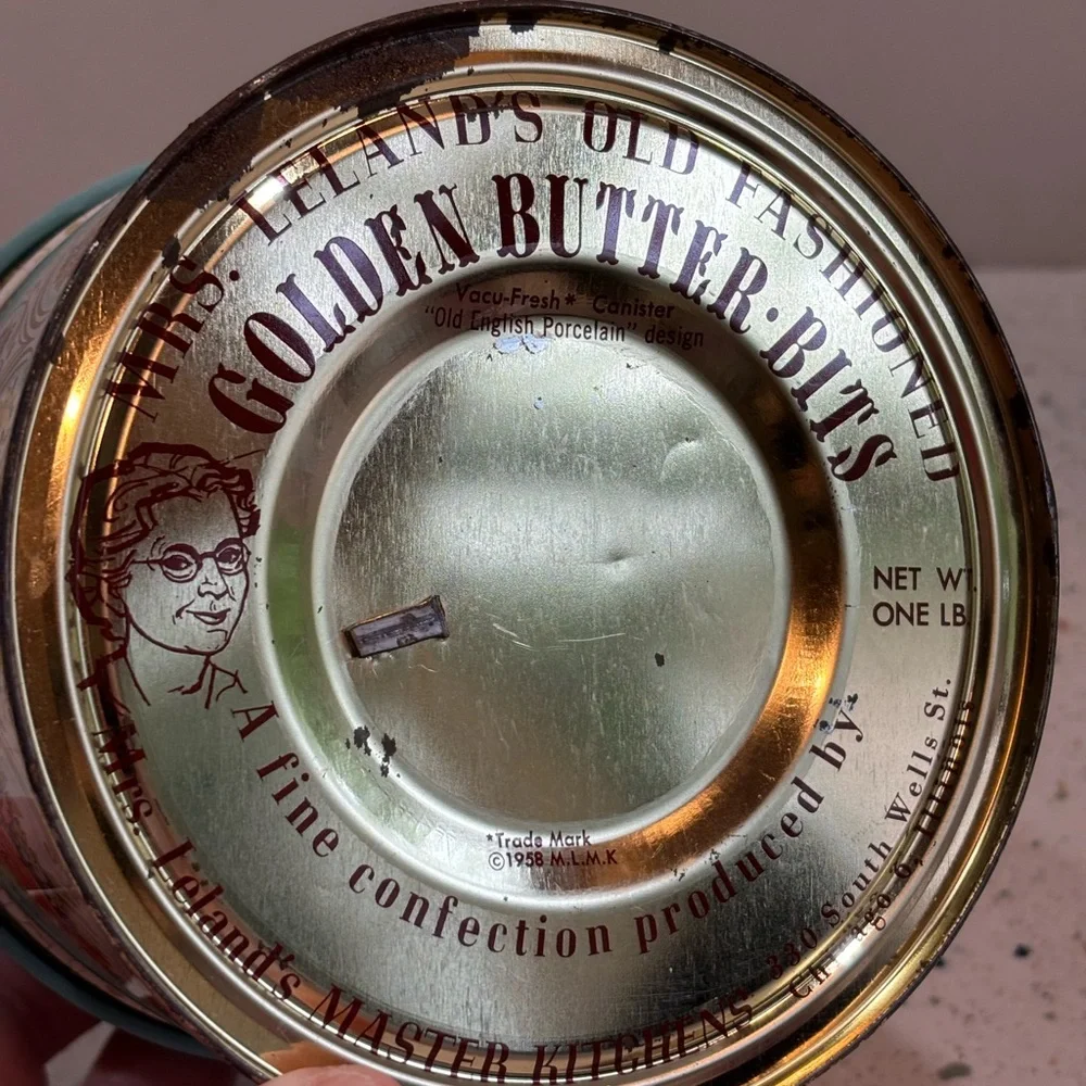 Vintage Floral Flower Tin Container with‎ Blue Lid